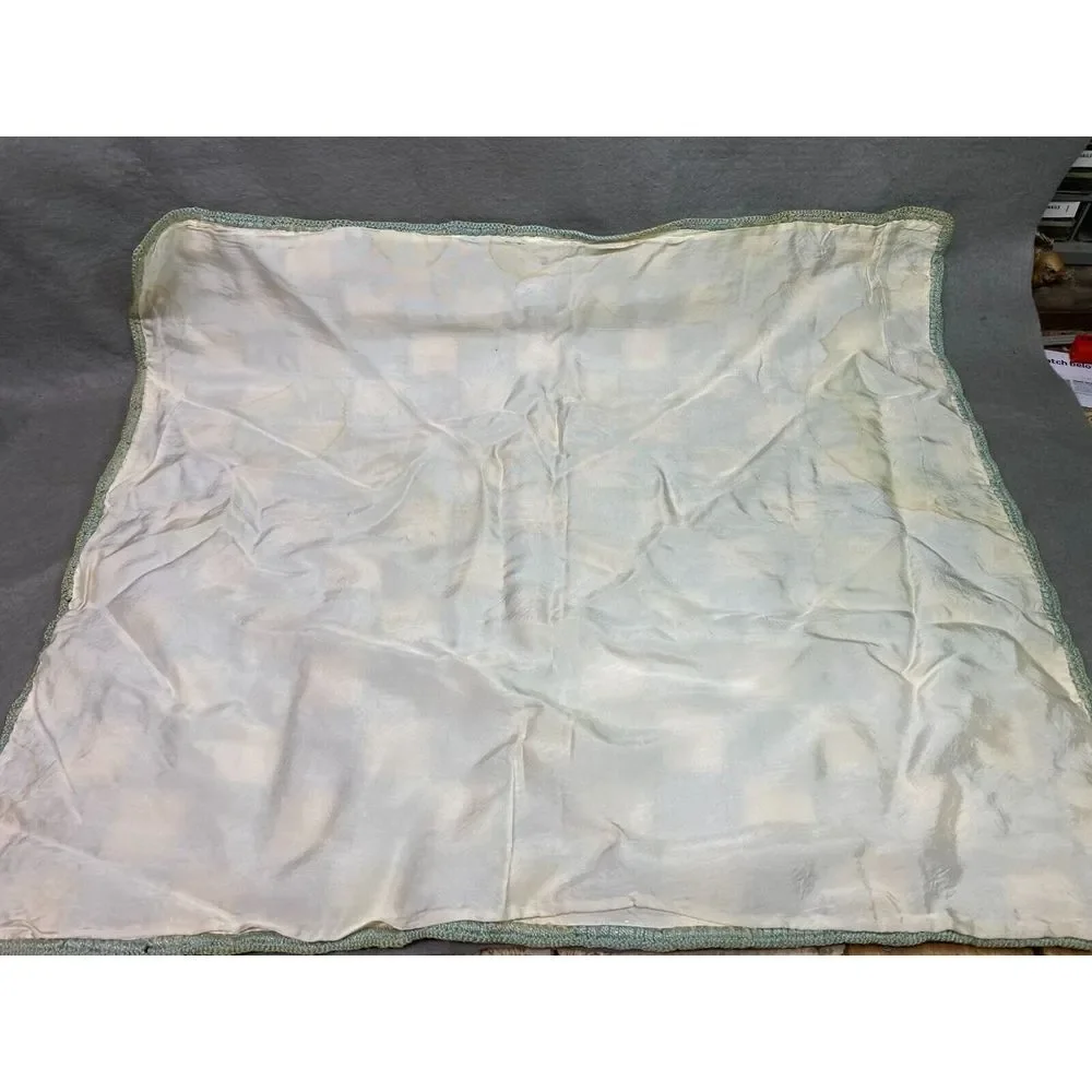 VINTAGE DOLL COVERLET / QUILT‎ CHECKERBOARD PATTERN 25 INCHES BY 22 INCHES